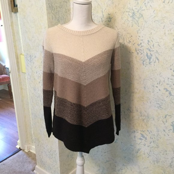 Very cute Brown and Beige Sweater Size Medium AGB - Picture 1 of 4